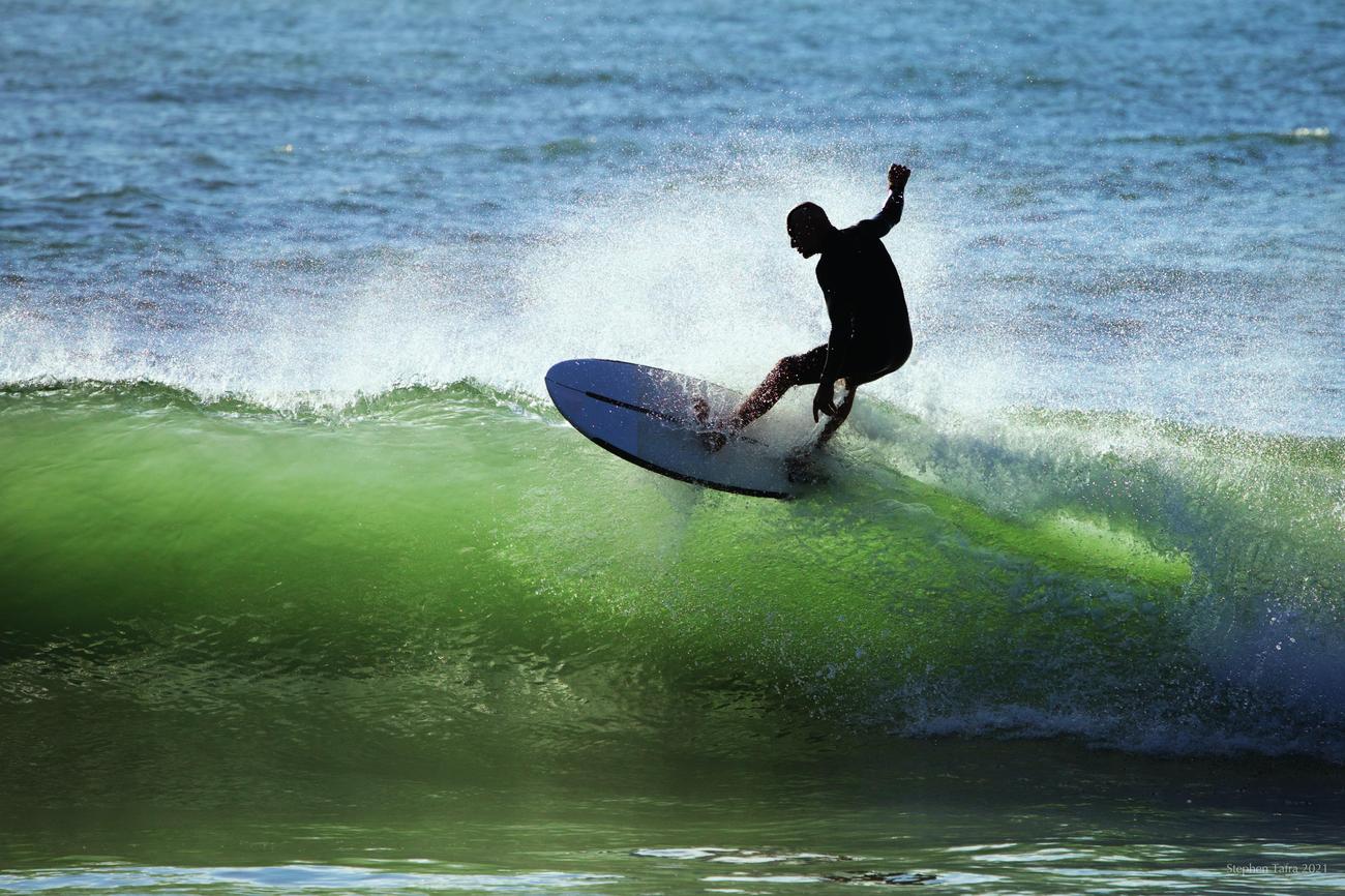 Benefits of surfing for mental health featured