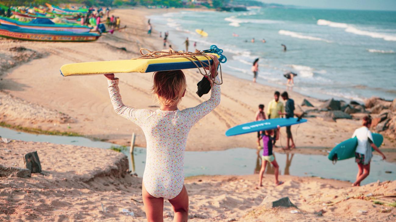 Physical health benefits of surfing featured