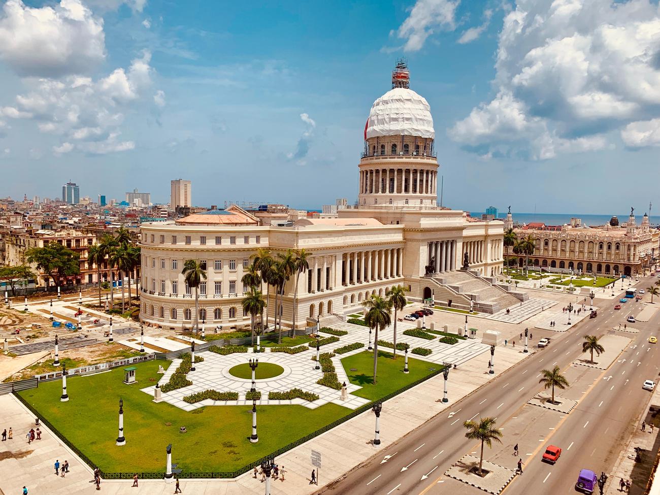 Cuba Unveiled: Exploring the Enchanting World - Lola App