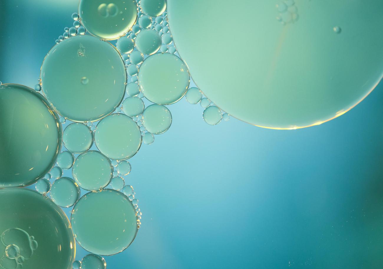 Fascinating properties of bubbles