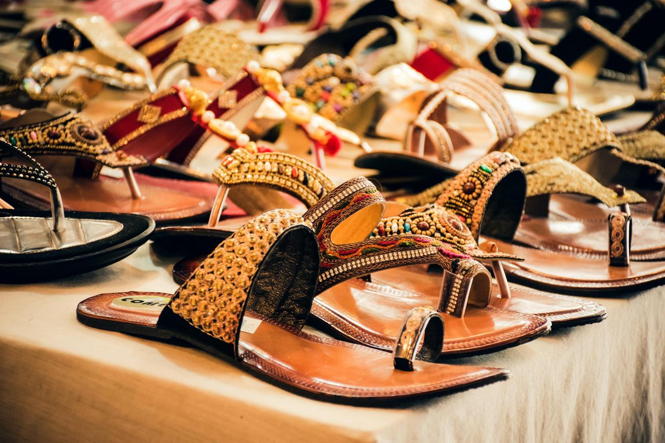 What are some interesting facts about sandals 