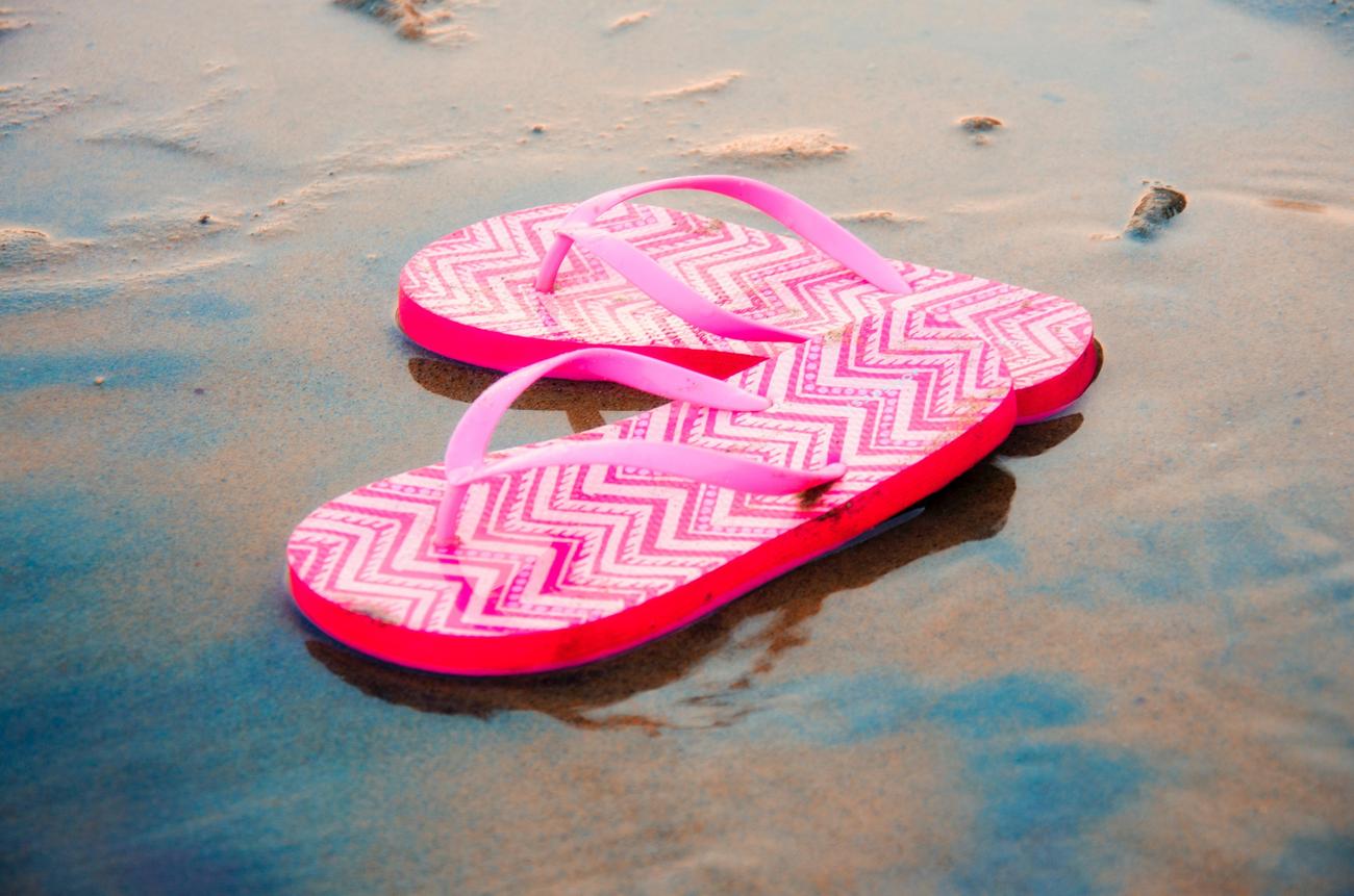 fun facts about flip flops featured