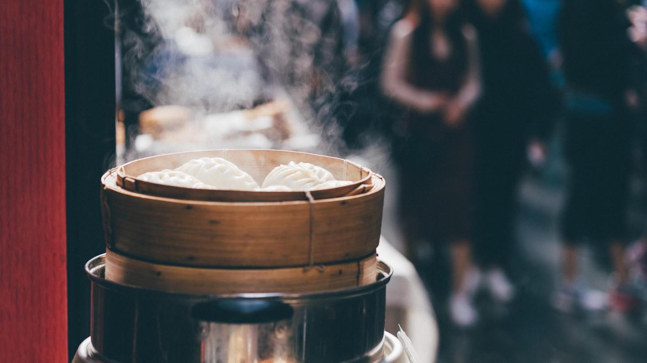 how long to steam frozen dumplings