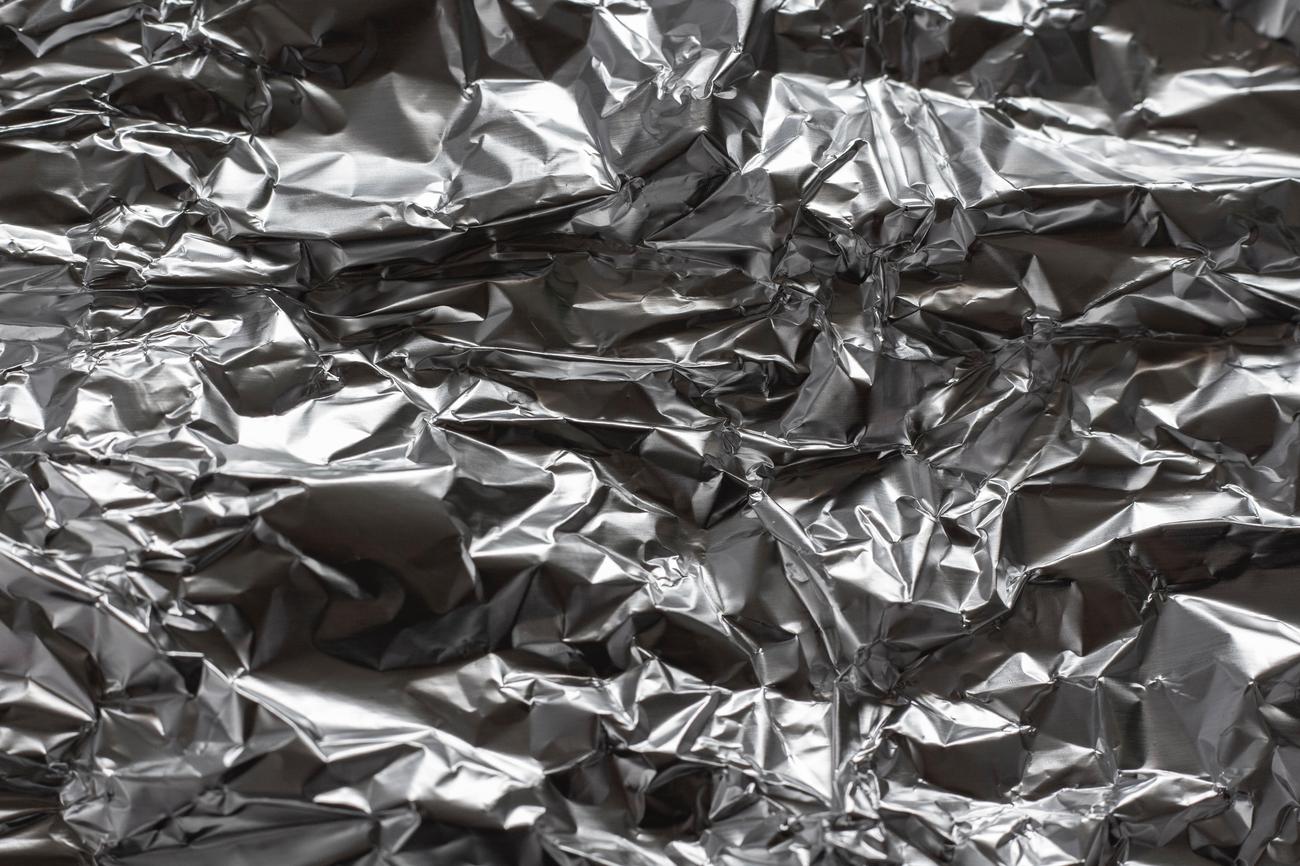 sustainable uses of aluminum foil featured